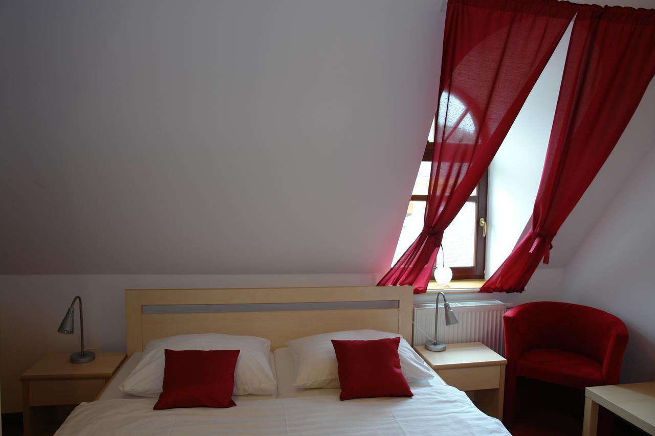 Hotel Strelnice 3*